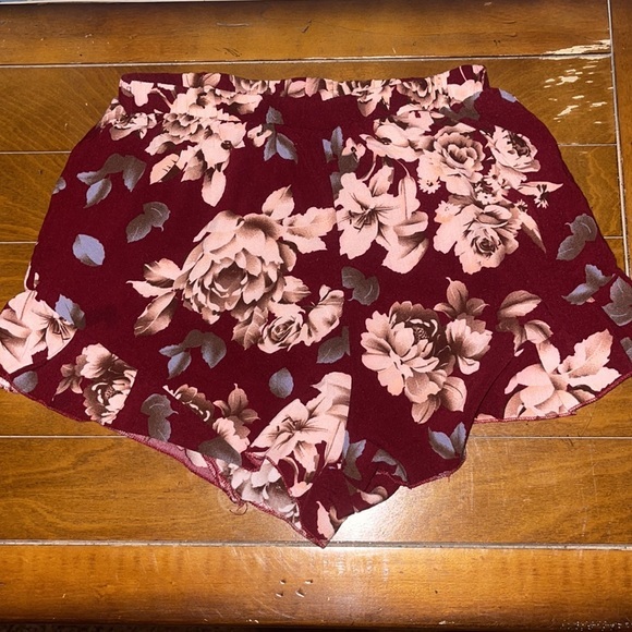 2 piece flirty floral Short Set & crop Tank top lace front small maroon & cream - Picture 10 of 13